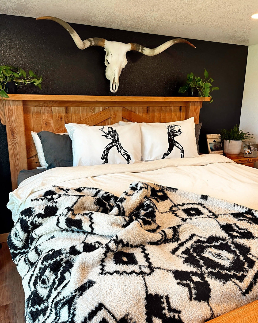 15 Western Bedroom Ideas for True Western Charm