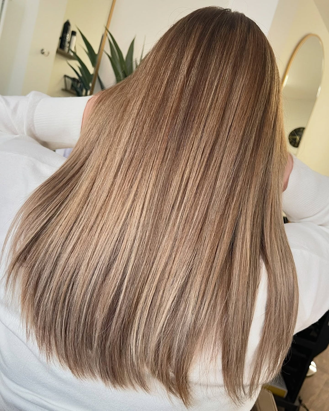 19 Soft Milk Tea Hair Color Looks