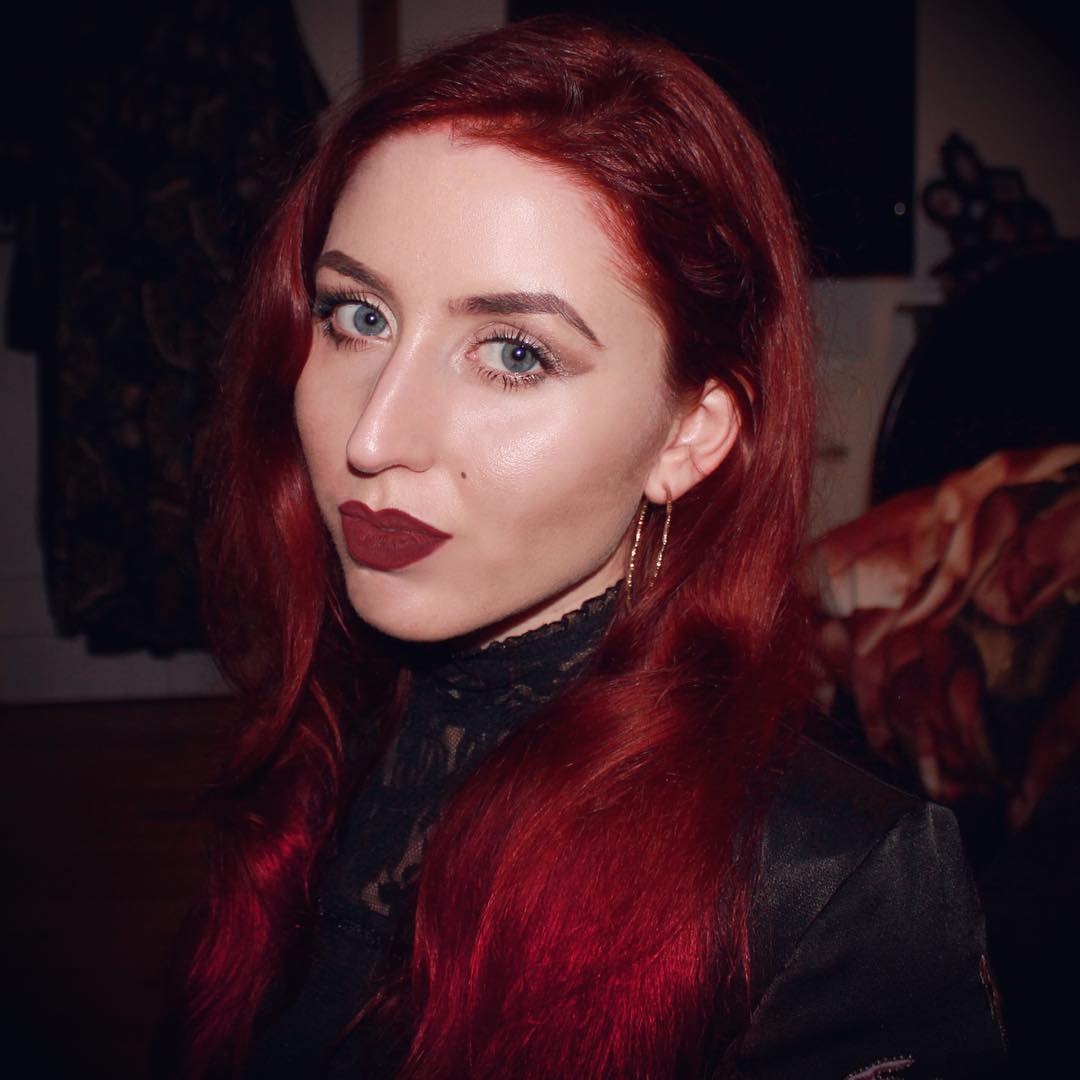 15 Rich Dark Red Hair Color Looks