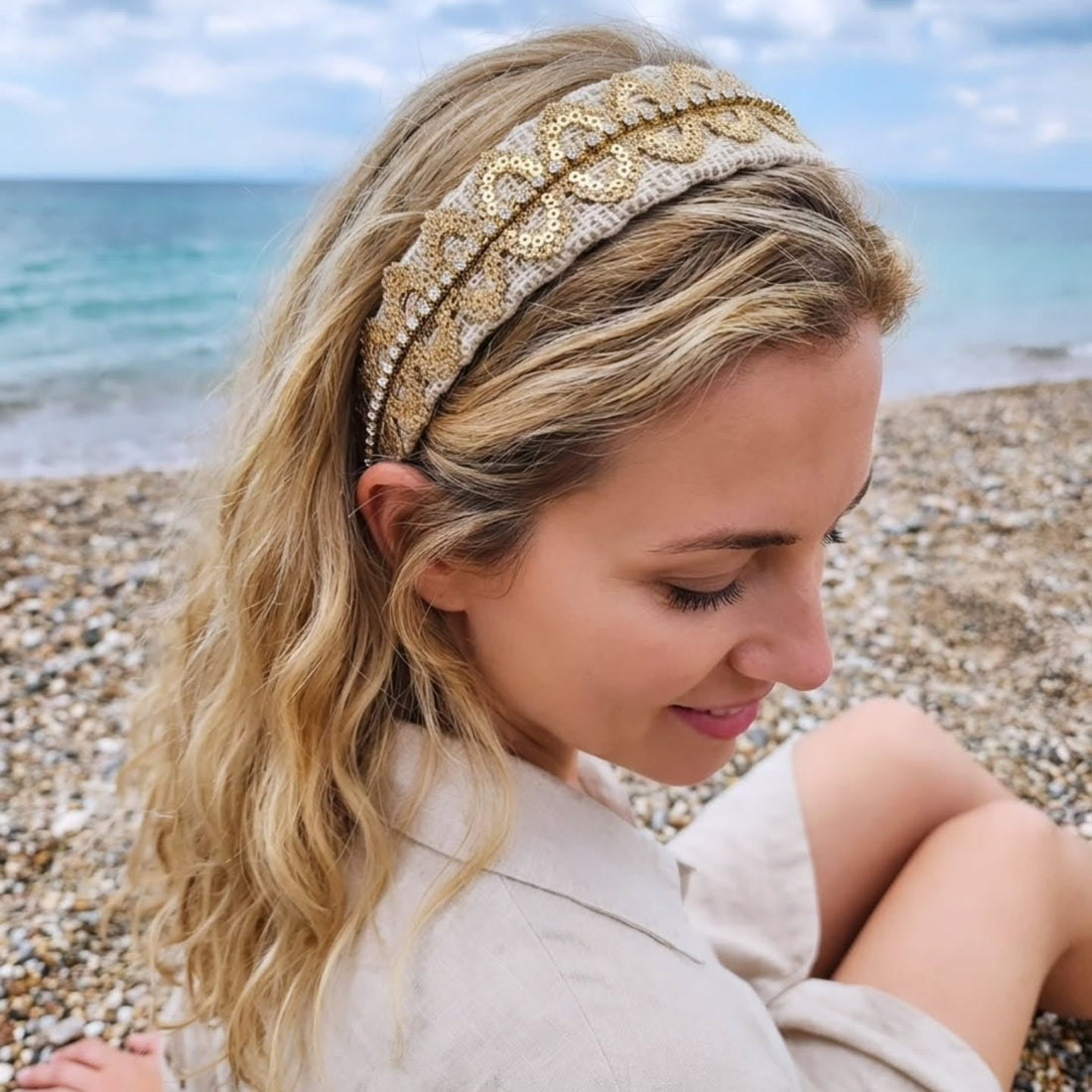 19 Gorgeous Headband Hairstyles with Chic Vibes
