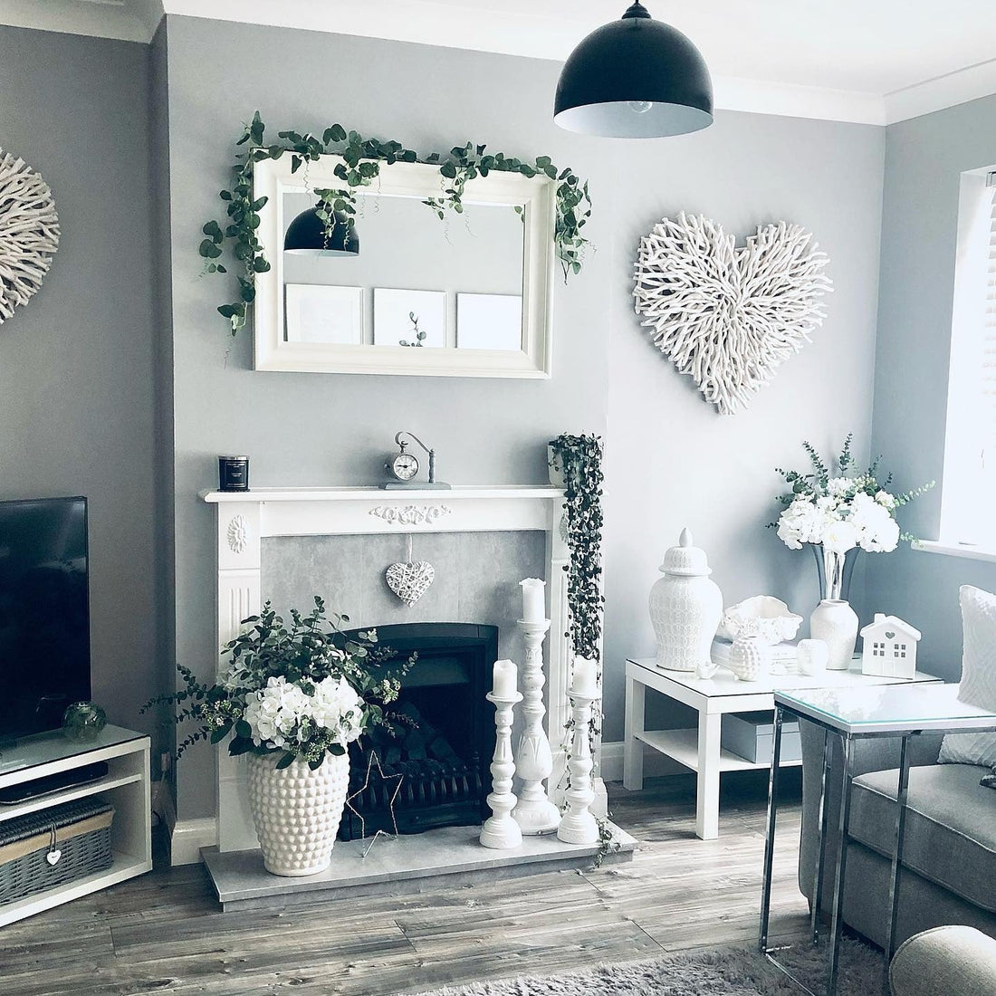 15 Elegant Grey And White Living Room Ideas to Inspire You