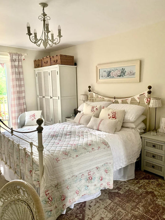17 Cozy Country Bedroom Ideas That Feel Effortless