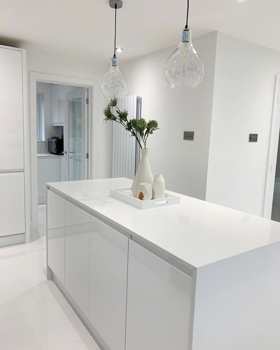 15 White Floor Kitchen Ideas You Need to See