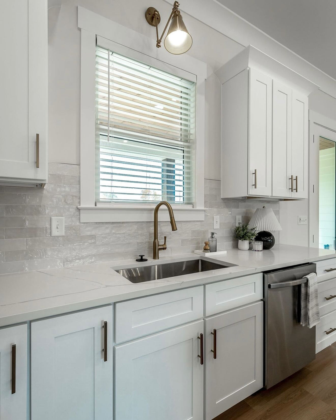 18 White Cabinets Kitchen Ideas Packed with Style