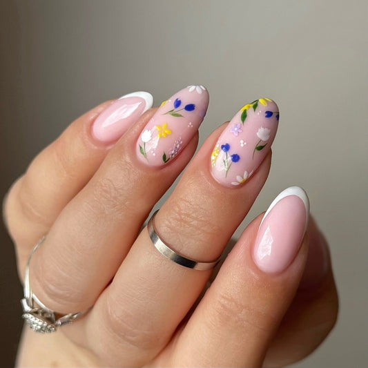 20 Floral Nail Ideas That Are Too Pretty to Miss