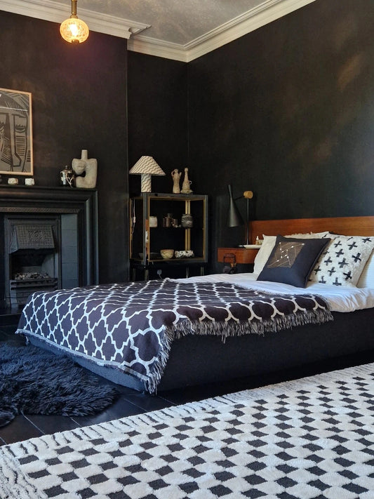 16 High-End Bedroom Ideas With Black Walls