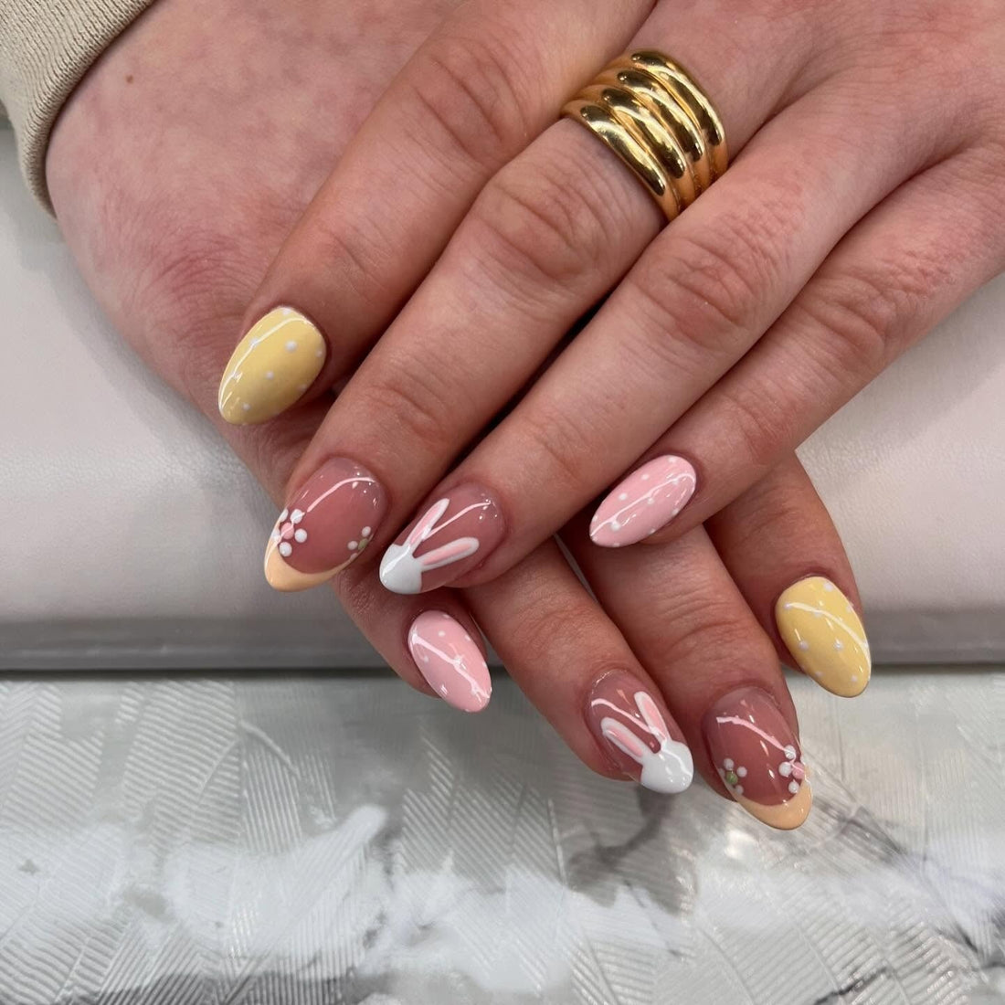 18 Pastel Easter Nail Ideas That Exude Effortless Charm