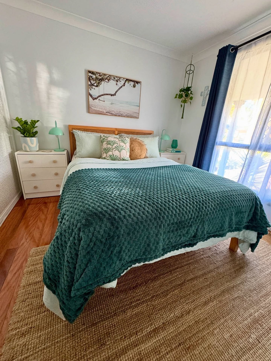 17 Coastal Bedroom Ideas for an Easy Refresh