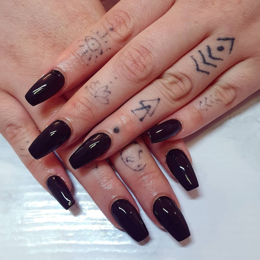16 Gorgeous Short Black Coffin Nail Ideas