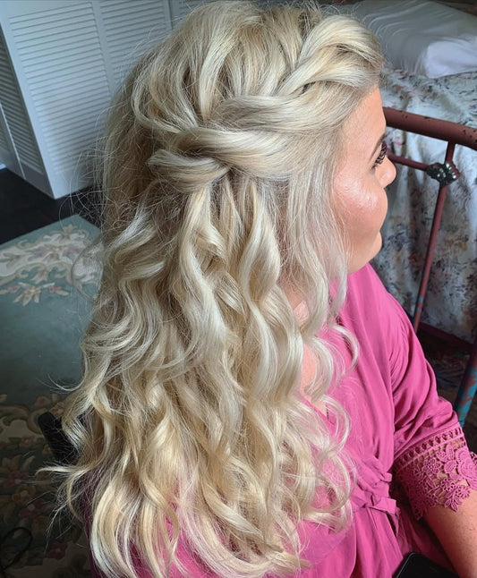 19 Gorgeous Bridesmaid Hairstyles for Every Wedding 💍