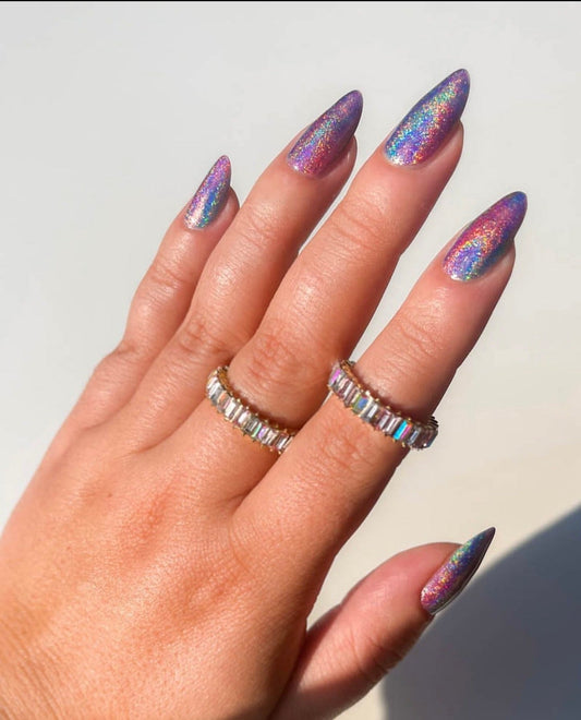 15 Fresh Holographic Nail Ideas Inspo