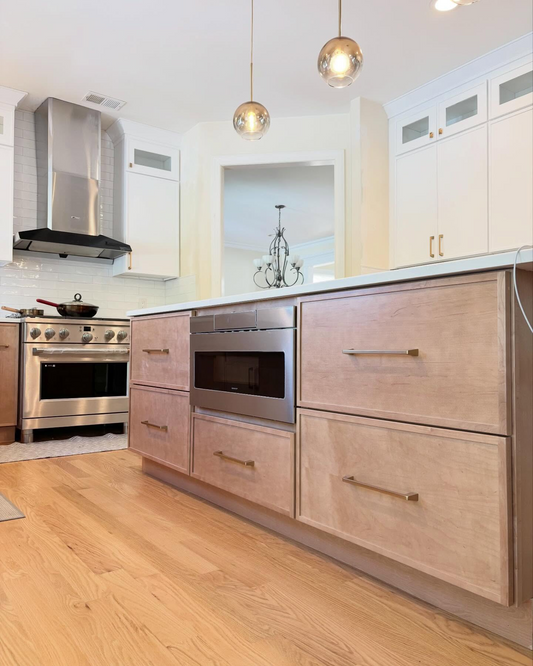 16 Sleek Maple Cabinet Kitchen Ideas for a Refined Look