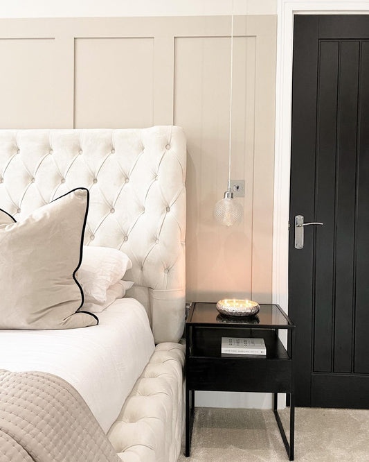 16 Cozy Black And Cream Bedroom Ideas