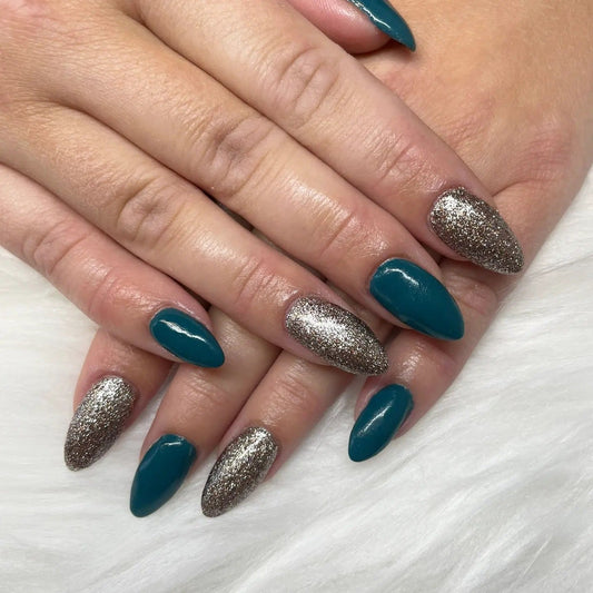 16 Dark Teal Nail Ideas That Feel Luxe