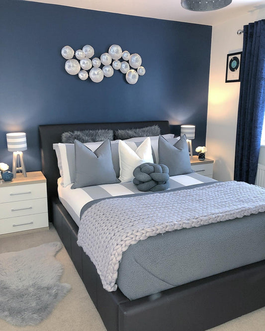 17 Dreamy Grayscale Bedroom Ideas 2026