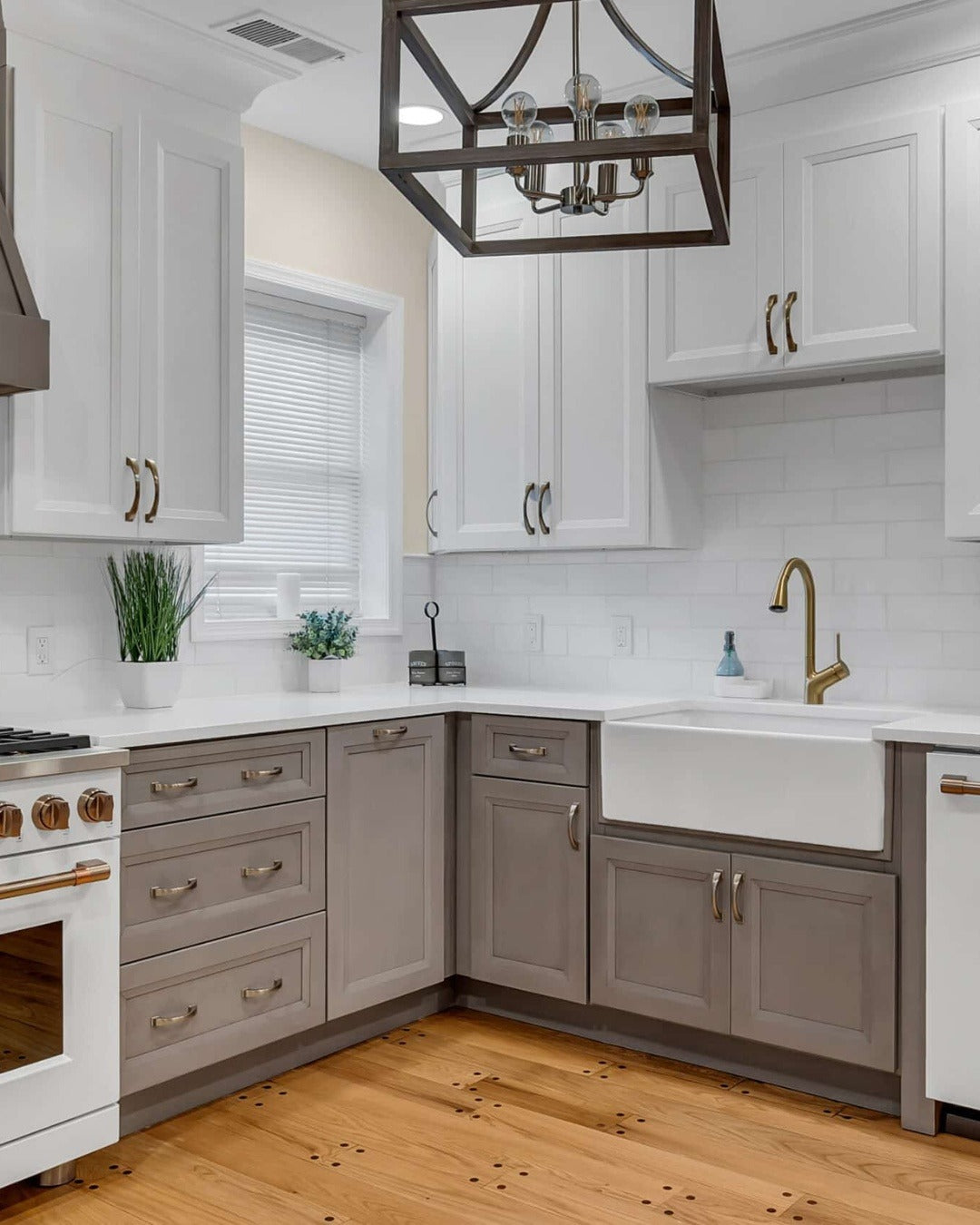 17 Cozy Gray and White Kitchen Ideas